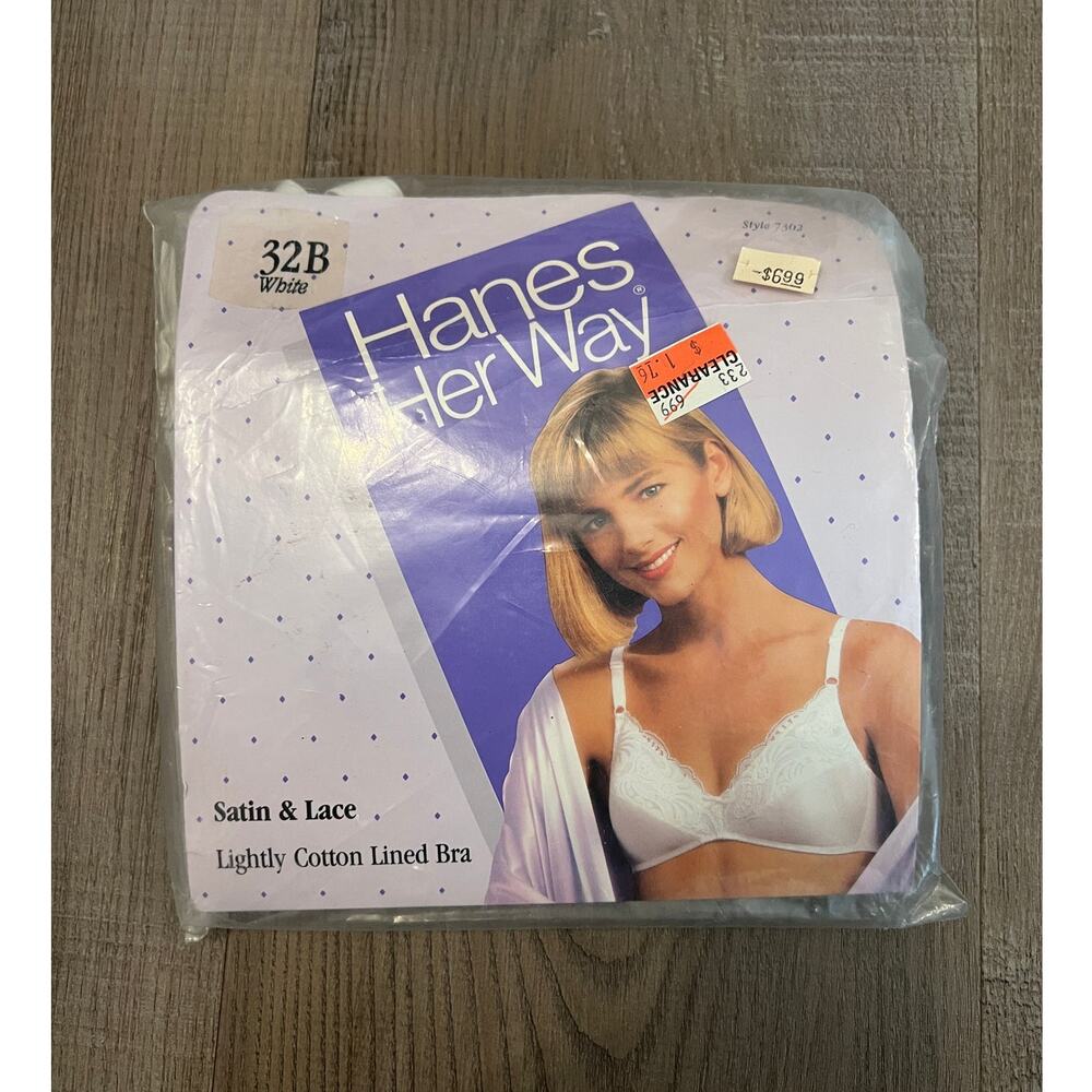 Vtg NOS 90s Hanes Her Way Satin & Lace Bra